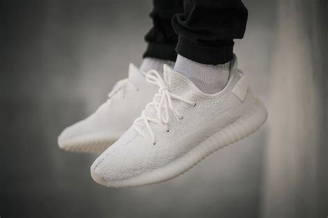 witte adidas yeezy|yeezy 350 cream white v2.